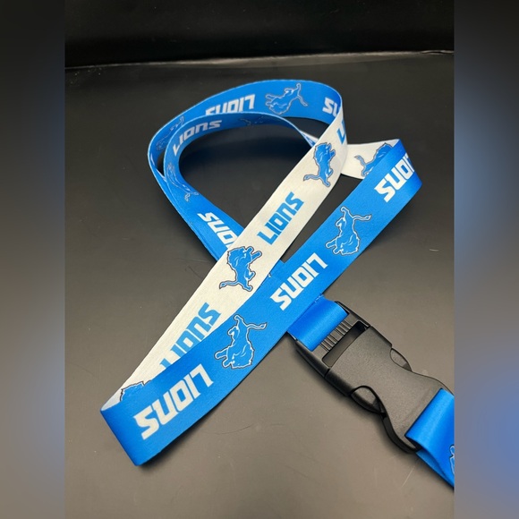 Blue and White Detroit Lions Lanyard - Picture 3 of 3